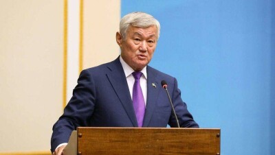 Сапарбаев: Все многодетные требуют жильё, а работу просят немногие