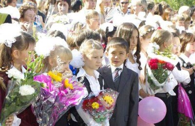 День знаний впервые отметят 340 тысяч казахстанцев