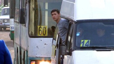 Аким Шымкента назвал позором выкрикивание остановок кондукторами