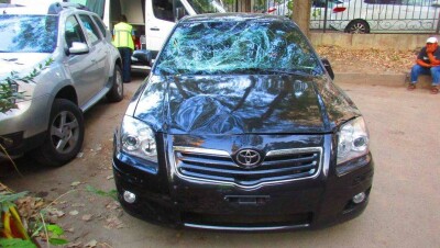 Полиция изъяла автомобили у участников массовой драки на проспекте Гагарина в Алматы