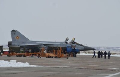 Как учатся летать на МиГ-31 показали карагандинские пилоты 