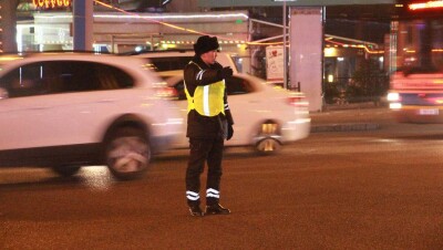 Сумасшедший с жезлом и невидимые регулировщики на дорогах Алматы