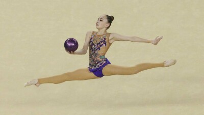 Казахстанская гимнастка Сабина Аширбаева выиграла серебро на этапе Кубка мира