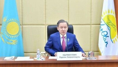 Нурлан Нигматулин провёл первое собрание в статусе главы фракции Nur Otan в Мажилисе