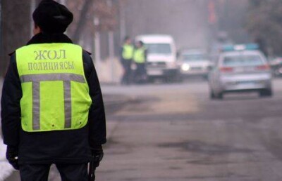 Сотрудник дорожной полиции довёл до истерики жительницу Алматы 