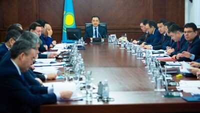 Работать, а не рисовать красивые цифры попросил Сагинтаев министров