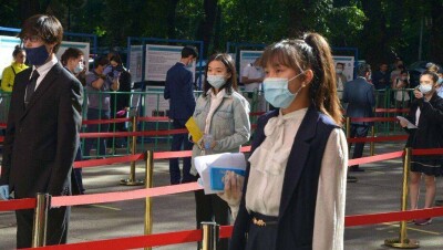 В Казахстане началось единое национальное тестирование. Его в первый день пройдут 6,5 тысяч выпускников