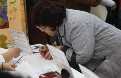 Дерзкий аким и стриптиз у урны - соцсети о выборах 