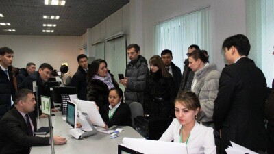 В Уральске оштрафовали 200 человек, обратившихся в ЦОНы по вопросам регистрации