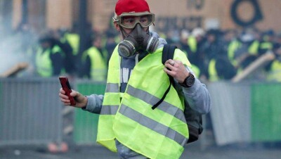 "Жёлтые жилеты" ворвались в здание правительства Франции