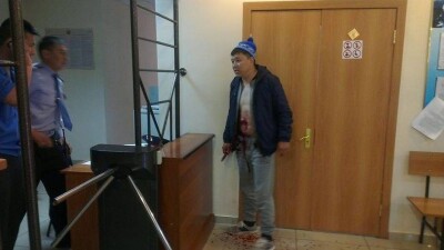 Уволенный шахтёр "Казахмыса" устроил акцию протеста в суде Жезказгана