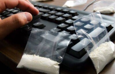 Казахстанцам через соцсети предлагают приобрести синтетические наркотики