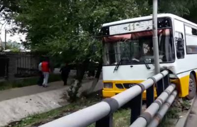 13 человек пострадали в ДТП с участием автобуса в Алматы