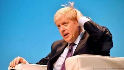 Премьер-министра Великобритании подозревают в злоупотреблении властью