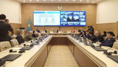 Кандидат в президенты от КНПК Жамбыл Ахметбеков сдал экзамен на знание казахского языка