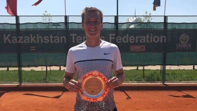 Казахстанский теннисист Евсеев выиграл международный турнир ITF в Шымкенте