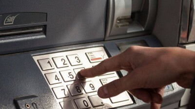 Клиенты Нурбанка потеряли доступ к своим деньгам из-за улучшения систем безопасности