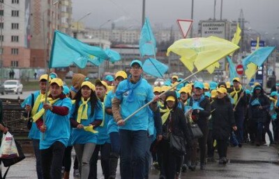 Алматинские студенты организовали парад молодёжи в поддержку "Нур Отана"