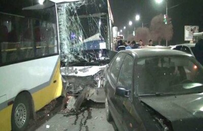 Гонки автобусов привели к массовому ДТП в Шымкенте 