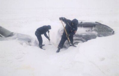 Предложение о наказании водителей за выезд на трассу в непогоду поддержал аким Костанайской области
