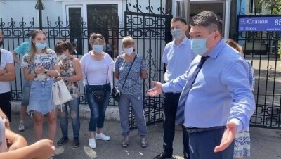 Служебное расследование проведут после встречи санврача Алматинской области с предпринимателями
