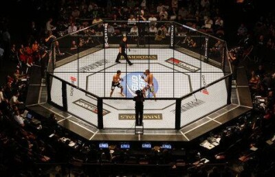 Двух казахов выгнали с ринга за отказ бить друг друга в финале MMA