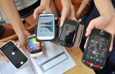 В Минобразования прокомментировали предложение прокуроров о запрете смартфонов в школах