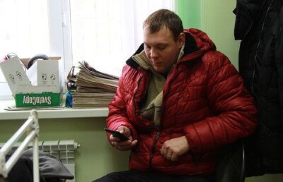 Карагандинца отправили в отпуск без содержания за игры на сотовом телефоне