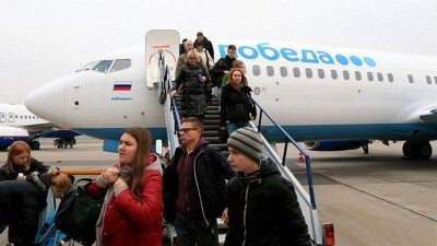 Авиакомпания "Победа" зашила карманы на пассажирских креслах