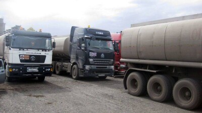 Партию контрафактного бензина из Казахстана задержали российские таможенники
