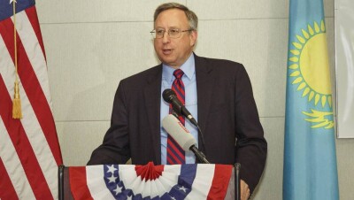 Посол США в Казахстане Джордж Крол покинет свой пост