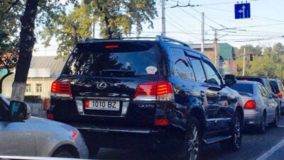 Кыргызский министр придумал нелепое оправдание за езду на Lexus от подрядчика 