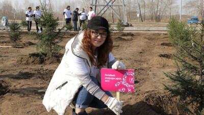 Сотрудники ForteBank посадили 250 деревьев в Павлодаре
