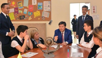 Генпрокурор попросил молодёжь в Актобе не становиться "пушечным мясом"