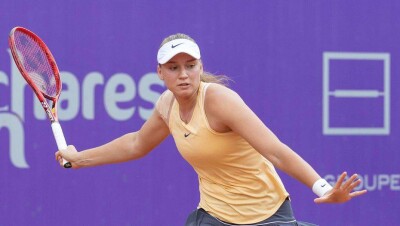 Елена Рыбакина победила лучшую теннисистку Бельгии на турнире серии WTA в Китае