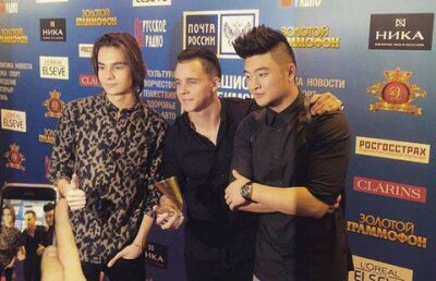 Группа MBand с казахстанцем в составе получила "Золотой граммофон"