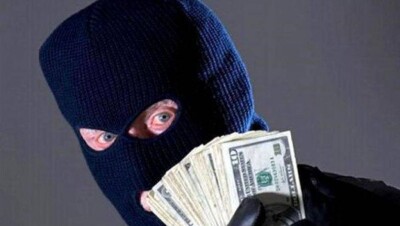 Трое актюбинских полицейских ограбили бухгалтера на 4,5 млн тенге