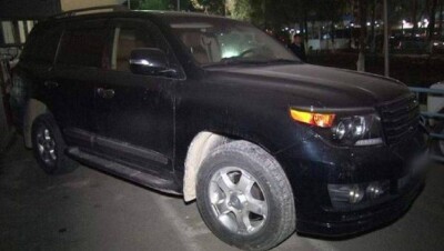 Дерзкий разбой в Шымкенте: четверо мужчин отобрали у женщины внедорожник