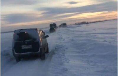 В Караганде из-за неубранного снега застряли автомобили и автобусы