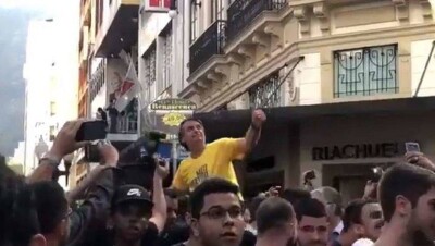 Кандидата в президенты Бразилии ранили ножом во время предвыборного шествия
