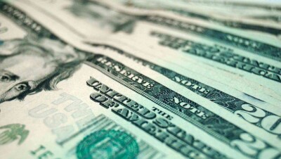 Нацвалюта незначительно укрепилась после выборов – 383,04 тенге за доллар