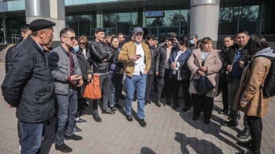 На ж/д вокзалах Алматы сокращают 120 человек. При чём здесь уровень террористической угрозы?
