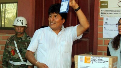 В Боливии Эво Моралес выиграл праймериз, где можно было голосовать только за него