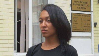 Оголившуюся на встрече президентов феминистку не стали арестовывать