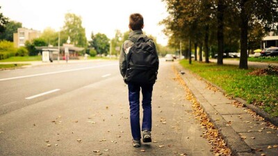 Сообщения о том, что родителям придётся платить за прогулы детей по 15 883 тенге, оказались фейком