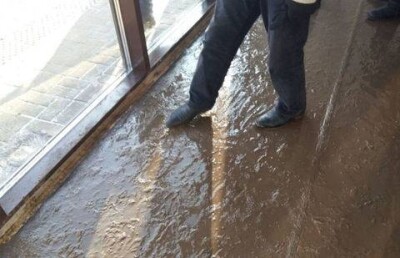 На грязь в тёплых остановках жалуются жители Астаны