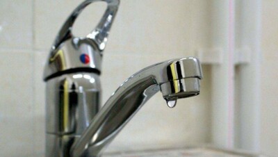 Жители посёлка под Алматы до сих пор живут без питьевой воды после зимних морозов