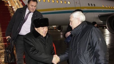 Нурсултан Назарбаев прилетел в Санкт-Петербург