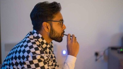 Основатели компании электронных сигарет перестали быть миллиардерами из-за расследования болезни вейперов