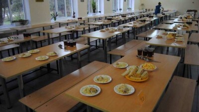 В школьных столовых Астаны предложили установить видеокамеры